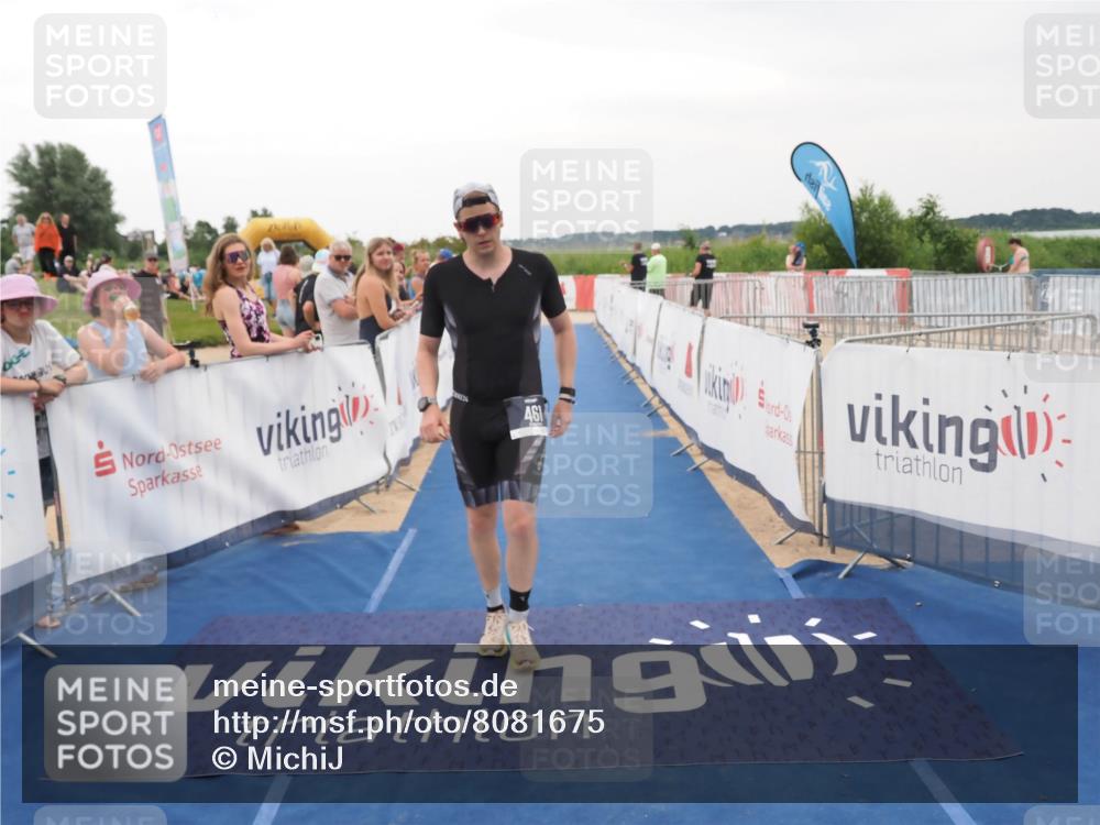 22.06.2025 - Viking Triathlon MichiJ http://msf.ph/oto/8081675 22.06.2025 15:59:10 Ziel 77, 461, 535 meine-sportfotos.de