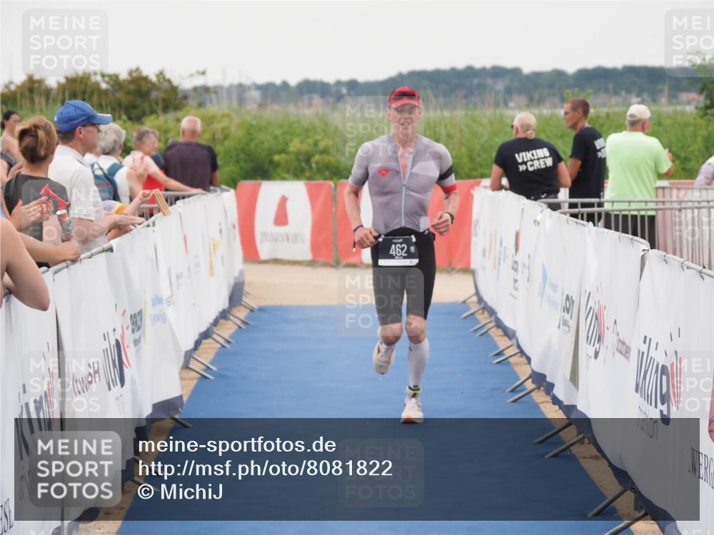 22.06.2025 - Viking Triathlon MichiJ http://msf.ph/oto/8081822 22.06.2025 15:59:39 Ziel 462 meine-sportfotos.de