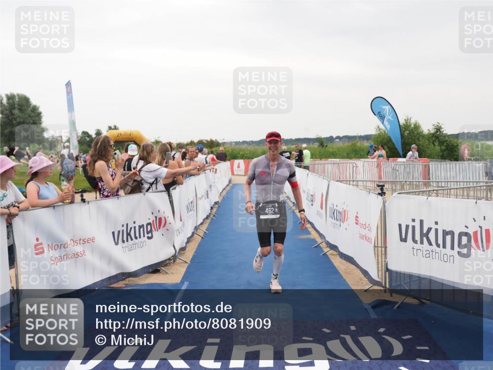 22.06.2025 - Viking Triathlon MichiJ http://msf.ph/oto/8081909 22.06.2025 15:59:42 Ziel 462 meine-sportfotos.de