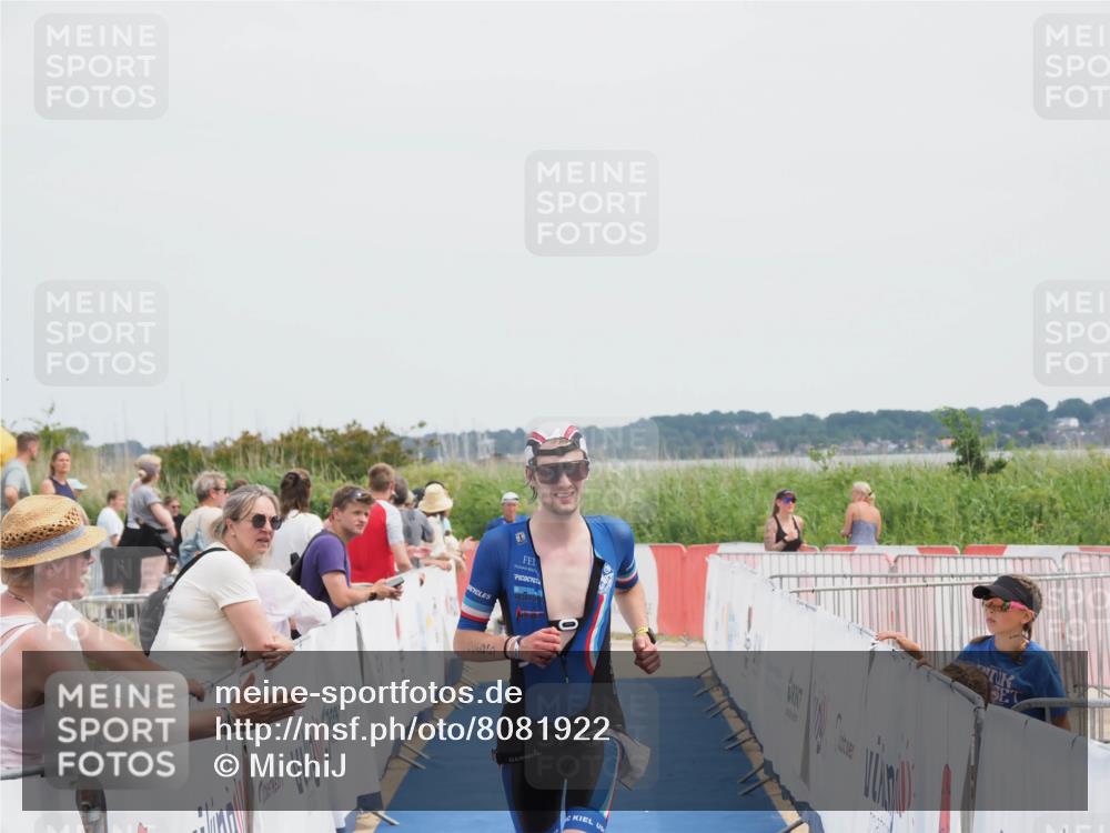 22.06.2025 - Viking Triathlon MichiJ http://msf.ph/oto/8081922 22.06.2025 14:29:29 Ziel 286 meine-sportfotos.de