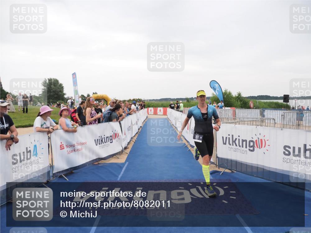 22.06.2025 - Viking Triathlon MichiJ http://msf.ph/oto/8082011 22.06.2025 16:00:10 Ziel 181 meine-sportfotos.de