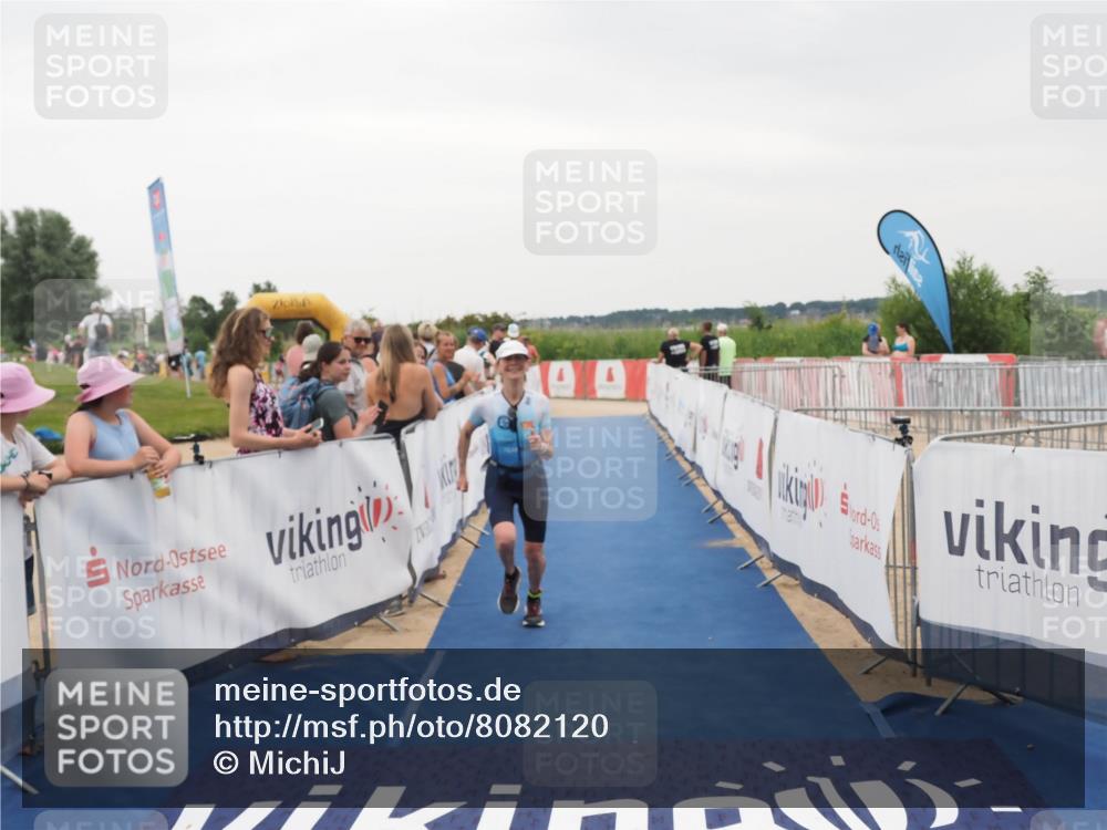 22.06.2025 - Viking Triathlon MichiJ http://msf.ph/oto/8082120 22.06.2025 16:00:23 Ziel 154 meine-sportfotos.de