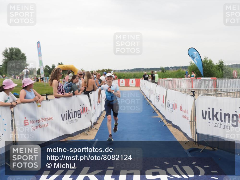 22.06.2025 - Viking Triathlon MichiJ http://msf.ph/oto/8082124 22.06.2025 16:00:23 Ziel 154 meine-sportfotos.de