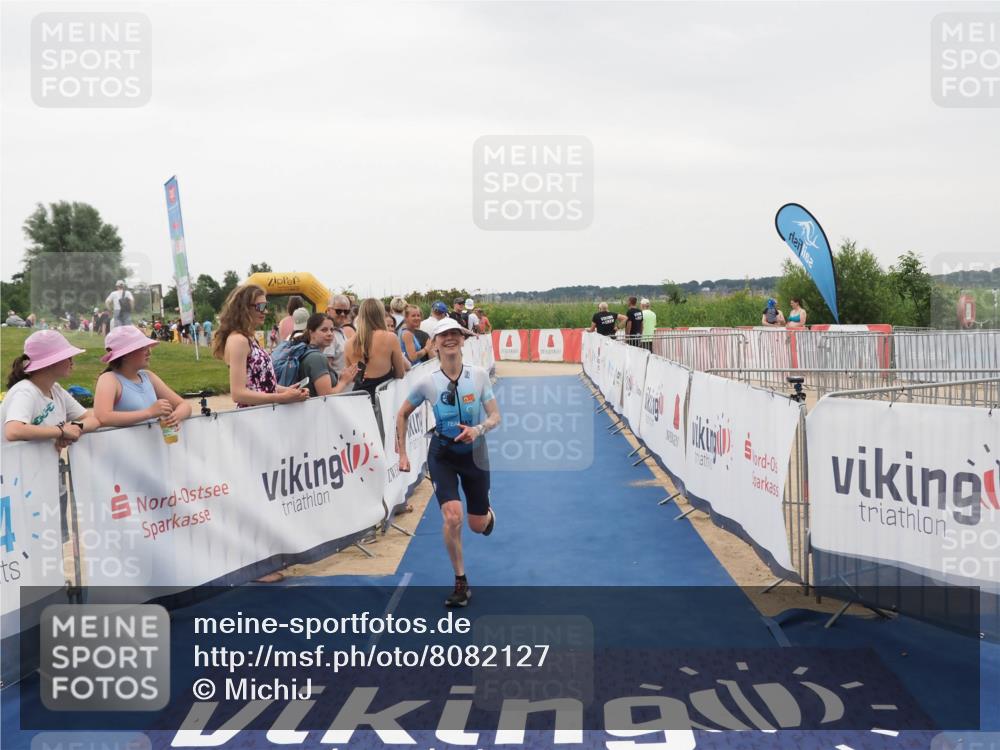 22.06.2025 - Viking Triathlon MichiJ http://msf.ph/oto/8082127 22.06.2025 16:00:23 Ziel 154 meine-sportfotos.de