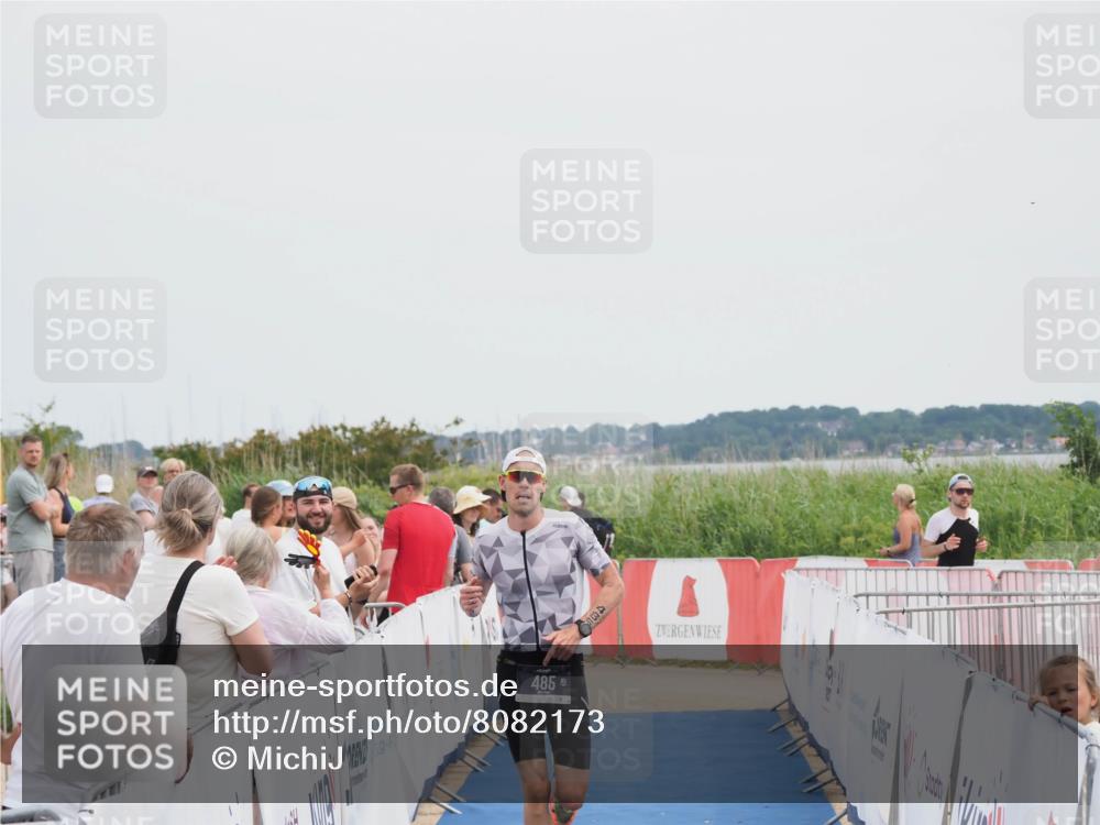 22.06.2025 - Viking Triathlon MichiJ http://msf.ph/oto/8082173 22.06.2025 14:30:56 Ziel 485 meine-sportfotos.de