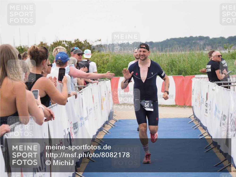 22.06.2025 - Viking Triathlon MichiJ http://msf.ph/oto/8082178 22.06.2025 16:01:08 Ziel 54, 378 meine-sportfotos.de