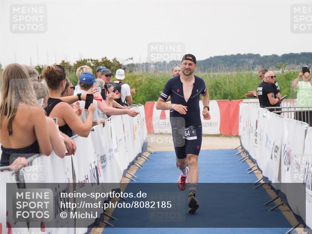 22.06.2025 - Viking Triathlon MichiJ http://msf.ph/oto/8082185 22.06.2025 16:01:08 Ziel 54, 378 meine-sportfotos.de
