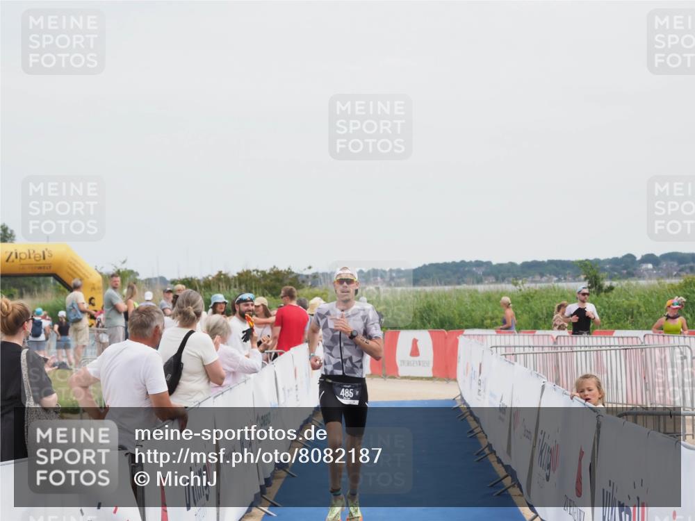 22.06.2025 - Viking Triathlon MichiJ http://msf.ph/oto/8082187 22.06.2025 14:30:57 Ziel 485 meine-sportfotos.de