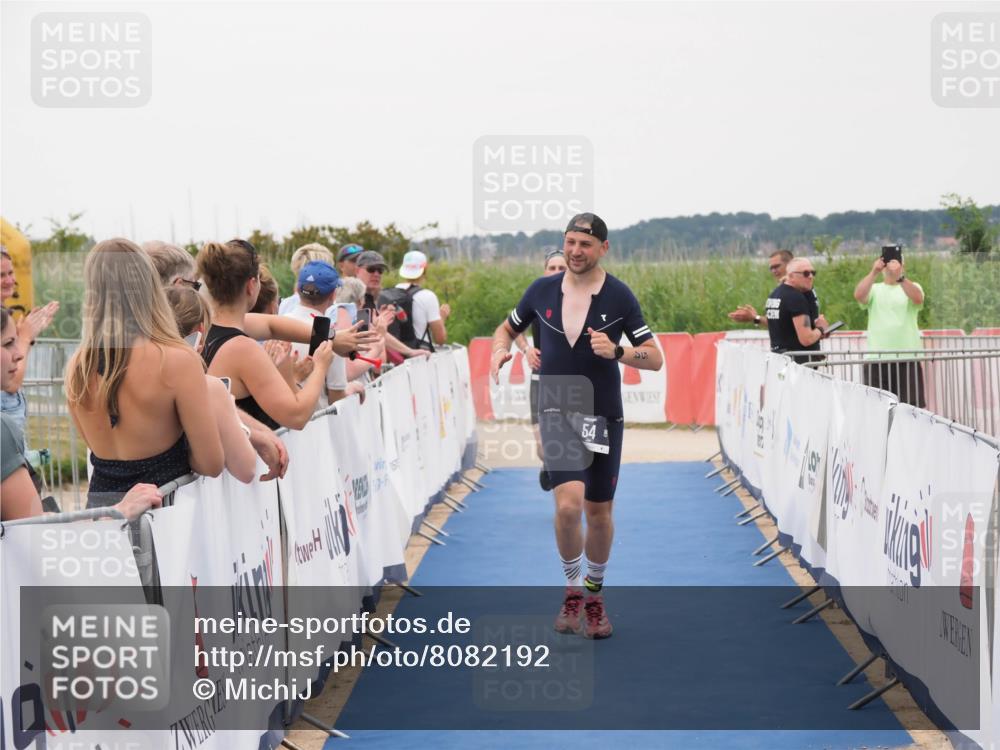 22.06.2025 - Viking Triathlon MichiJ http://msf.ph/oto/8082192 22.06.2025 16:01:08 Ziel 54, 378 meine-sportfotos.de