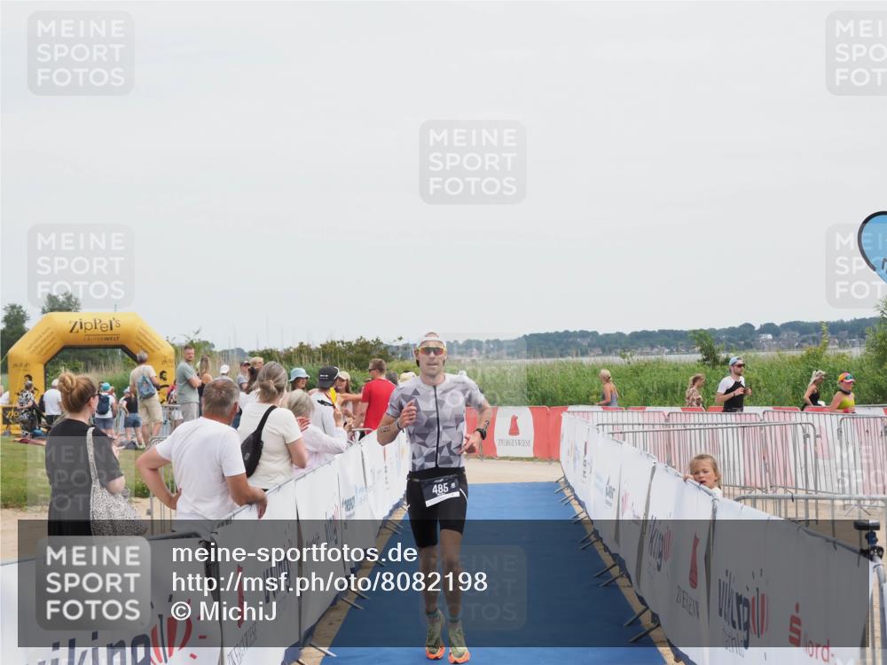 22.06.2025 - Viking Triathlon MichiJ http://msf.ph/oto/8082198 22.06.2025 14:30:57 Ziel 485 meine-sportfotos.de