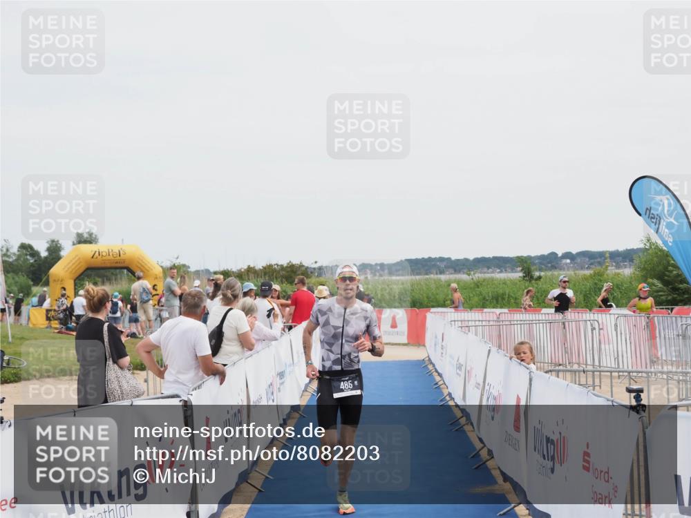 22.06.2025 - Viking Triathlon MichiJ http://msf.ph/oto/8082203 22.06.2025 14:30:57 Ziel 485 meine-sportfotos.de