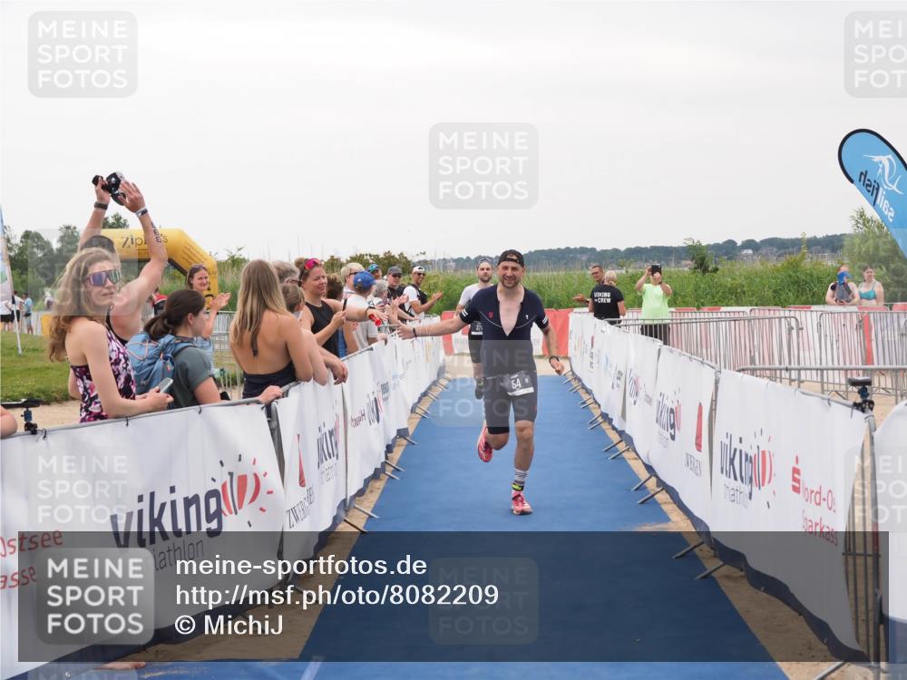 22.06.2025 - Viking Triathlon MichiJ http://msf.ph/oto/8082209 22.06.2025 16:01:09 Ziel 54, 378 meine-sportfotos.de