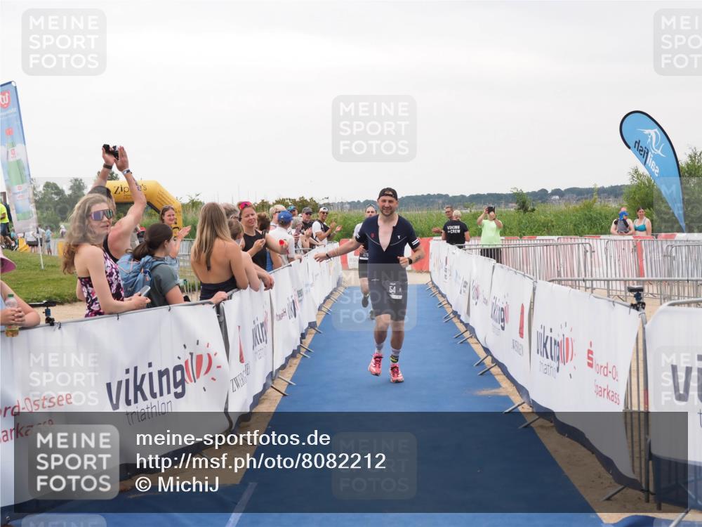 22.06.2025 - Viking Triathlon MichiJ http://msf.ph/oto/8082212 22.06.2025 16:01:09 Ziel 54, 378 meine-sportfotos.de