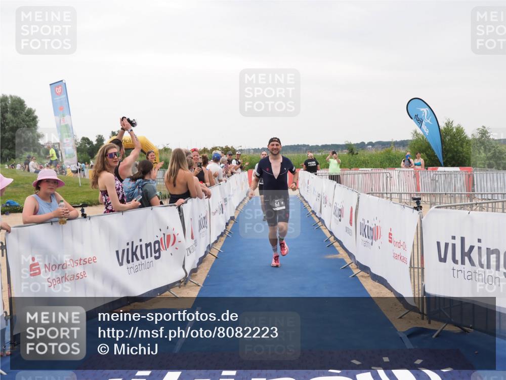 22.06.2025 - Viking Triathlon MichiJ http://msf.ph/oto/8082223 22.06.2025 16:01:09 Ziel 54, 378 meine-sportfotos.de