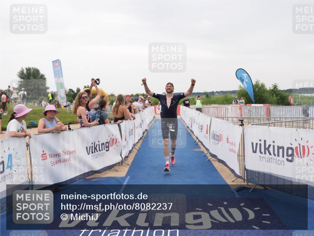 22.06.2025 - Viking Triathlon MichiJ http://msf.ph/oto/8082237 22.06.2025 16:01:10 Ziel 54, 378 meine-sportfotos.de