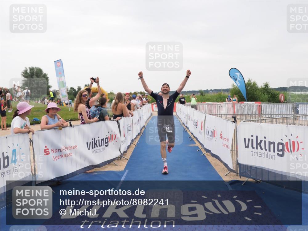 22.06.2025 - Viking Triathlon MichiJ http://msf.ph/oto/8082241 22.06.2025 16:01:10 Ziel 54, 378 meine-sportfotos.de
