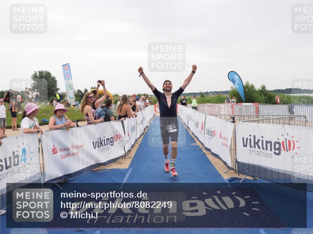 22.06.2025 - Viking Triathlon MichiJ http://msf.ph/oto/8082249 22.06.2025 16:01:10 Ziel 54, 378 meine-sportfotos.de