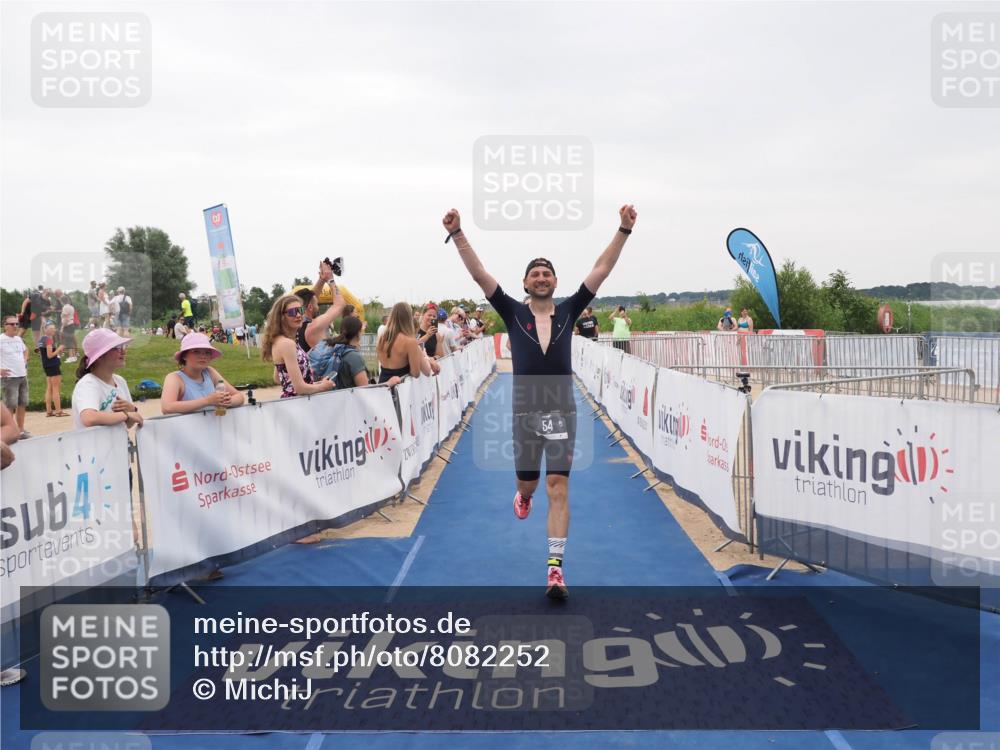 22.06.2025 - Viking Triathlon MichiJ http://msf.ph/oto/8082252 22.06.2025 16:01:10 Ziel 54, 378 meine-sportfotos.de