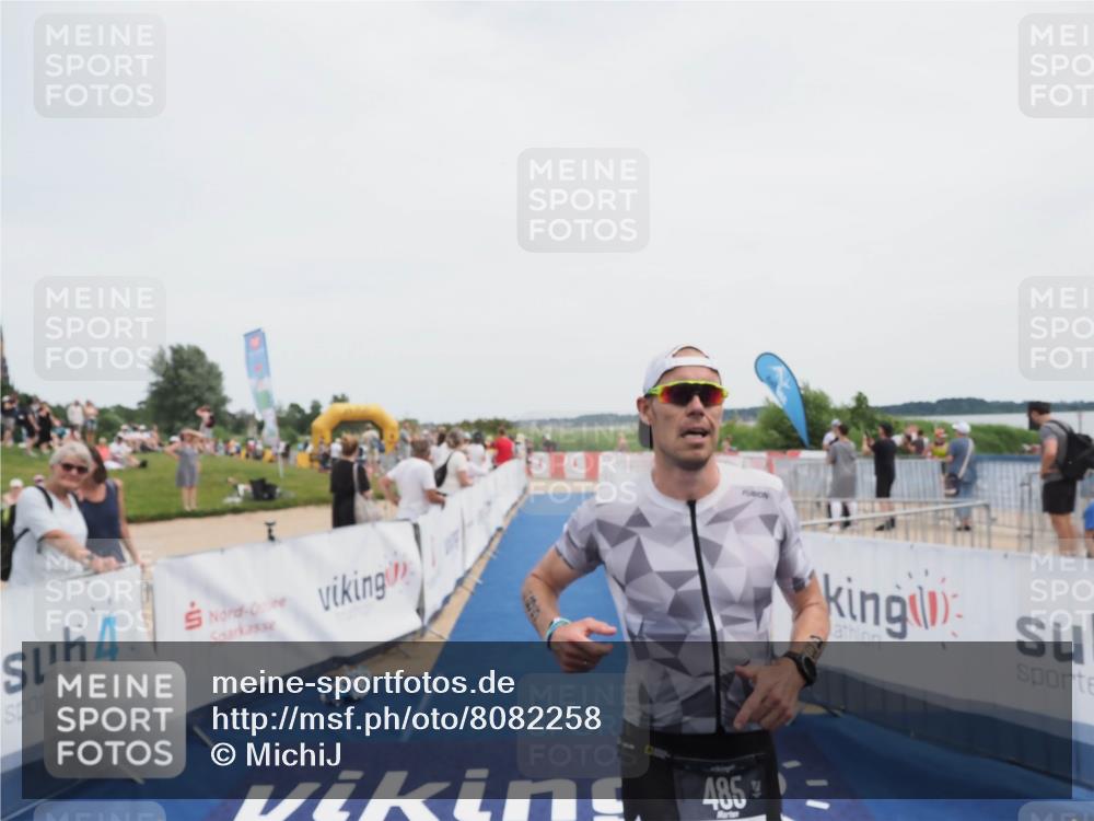 22.06.2025 - Viking Triathlon MichiJ http://msf.ph/oto/8082258 22.06.2025 14:30:59 Ziel 485 meine-sportfotos.de