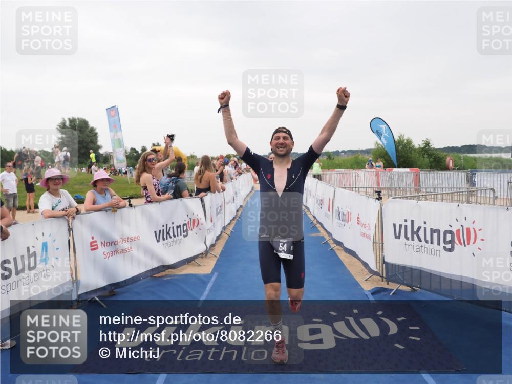22.06.2025 - Viking Triathlon MichiJ http://msf.ph/oto/8082266 22.06.2025 16:01:11 Ziel 54, 378 meine-sportfotos.de