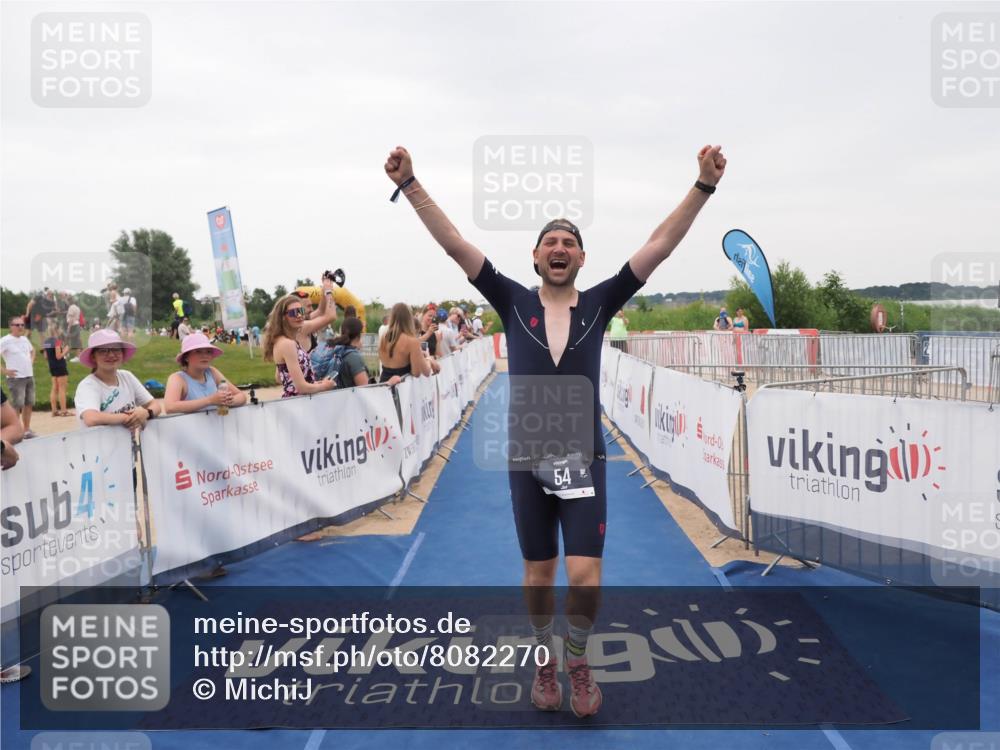 22.06.2025 - Viking Triathlon MichiJ http://msf.ph/oto/8082270 22.06.2025 16:01:11 Ziel 54, 378 meine-sportfotos.de