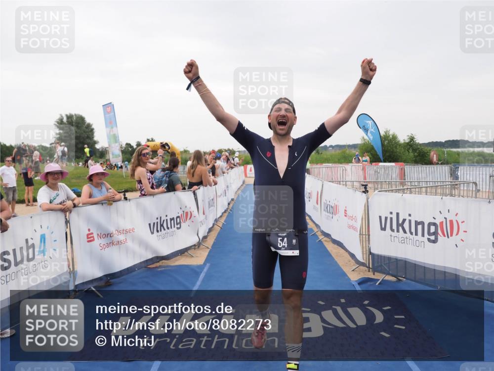 22.06.2025 - Viking Triathlon MichiJ http://msf.ph/oto/8082273 22.06.2025 16:01:11 Ziel 54, 378 meine-sportfotos.de