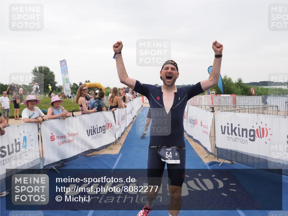 22.06.2025 - Viking Triathlon MichiJ http://msf.ph/oto/8082277 22.06.2025 16:01:11 Ziel 54, 378 meine-sportfotos.de