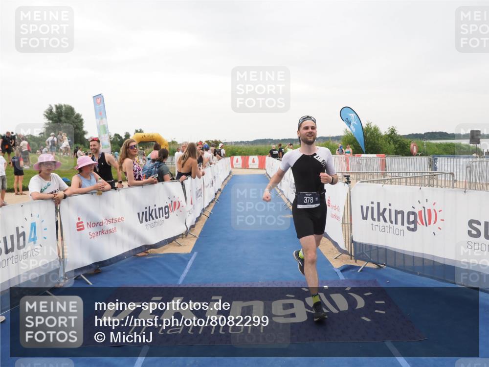 22.06.2025 - Viking Triathlon MichiJ http://msf.ph/oto/8082299 22.06.2025 16:01:12 Ziel 54, 378 meine-sportfotos.de