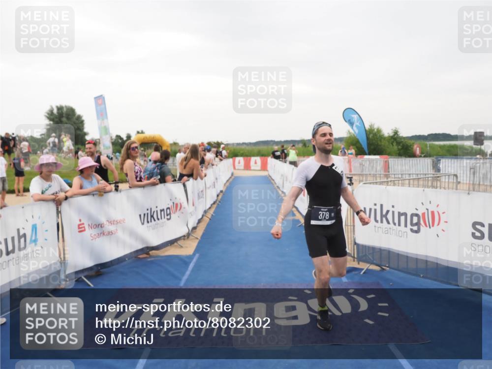 22.06.2025 - Viking Triathlon MichiJ http://msf.ph/oto/8082302 22.06.2025 16:01:13 Ziel 54, 378 meine-sportfotos.de