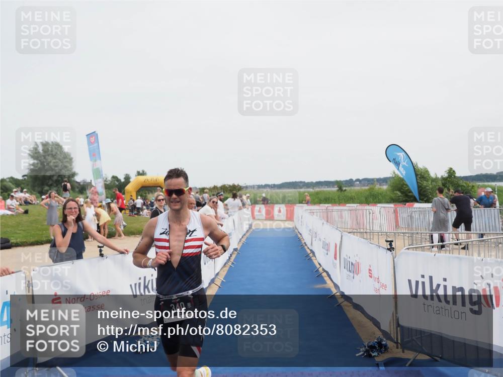 22.06.2025 - Viking Triathlon MichiJ http://msf.ph/oto/8082353 22.06.2025 14:31:12 Ziel 340 meine-sportfotos.de