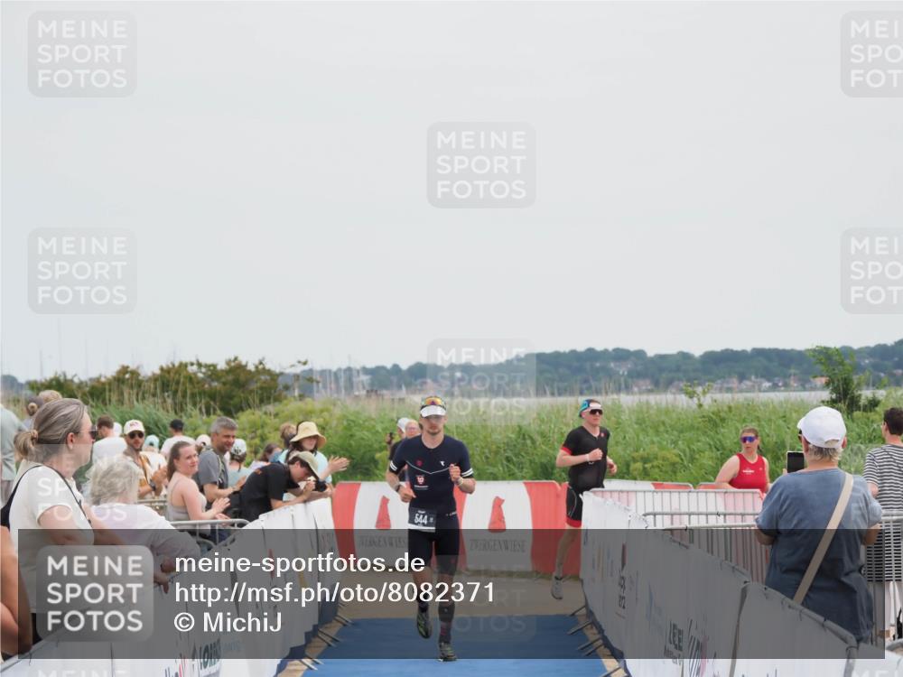 22.06.2025 - Viking Triathlon MichiJ http://msf.ph/oto/8082371 22.06.2025 14:33:03 Ziel 544 meine-sportfotos.de