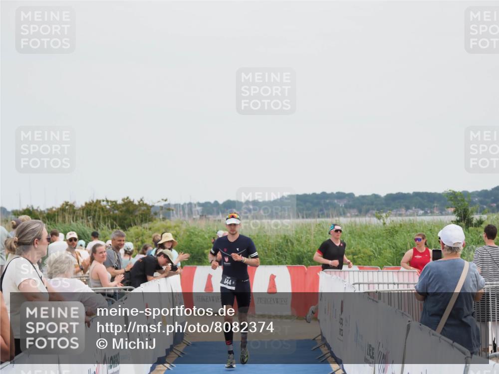22.06.2025 - Viking Triathlon MichiJ http://msf.ph/oto/8082374 22.06.2025 14:33:03 Ziel 544 meine-sportfotos.de