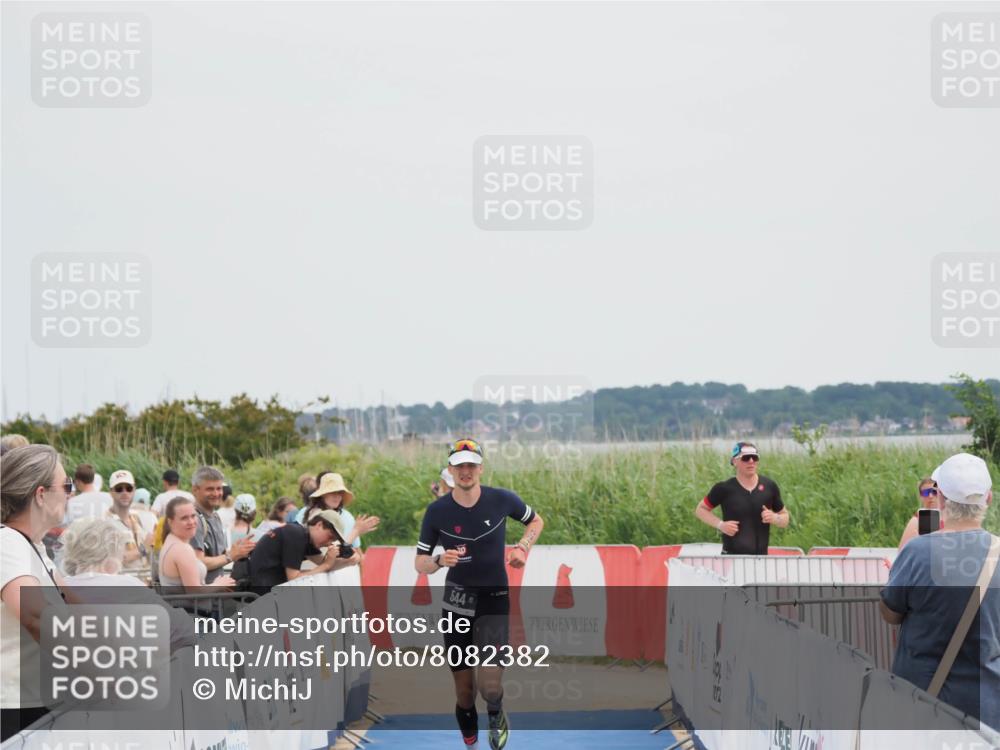 22.06.2025 - Viking Triathlon MichiJ http://msf.ph/oto/8082382 22.06.2025 14:33:03 Ziel 544 meine-sportfotos.de