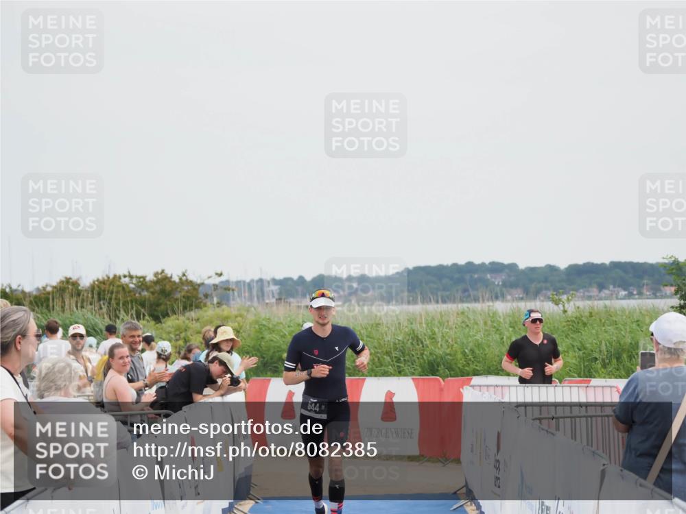 22.06.2025 - Viking Triathlon MichiJ http://msf.ph/oto/8082385 22.06.2025 14:33:04 Ziel 544 meine-sportfotos.de