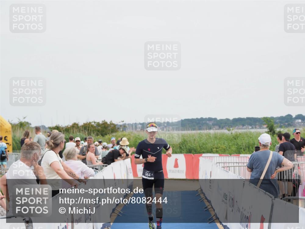 22.06.2025 - Viking Triathlon MichiJ http://msf.ph/oto/8082444 22.06.2025 14:33:05 Ziel 544 meine-sportfotos.de