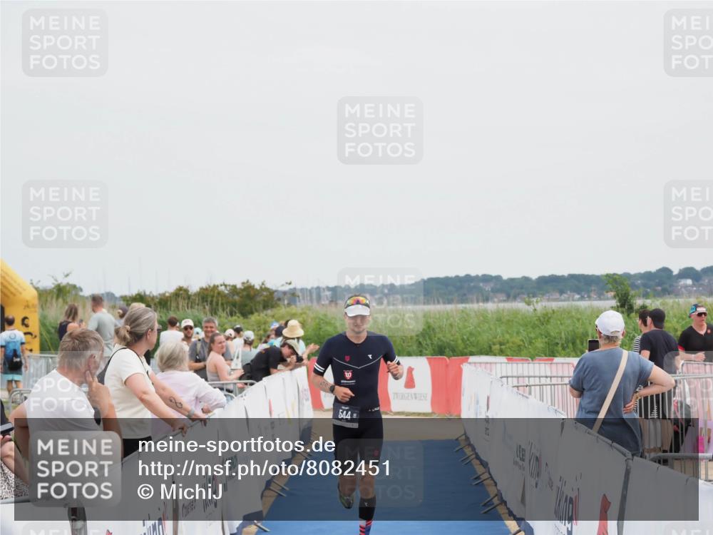 22.06.2025 - Viking Triathlon MichiJ http://msf.ph/oto/8082451 22.06.2025 14:33:05 Ziel 544 meine-sportfotos.de