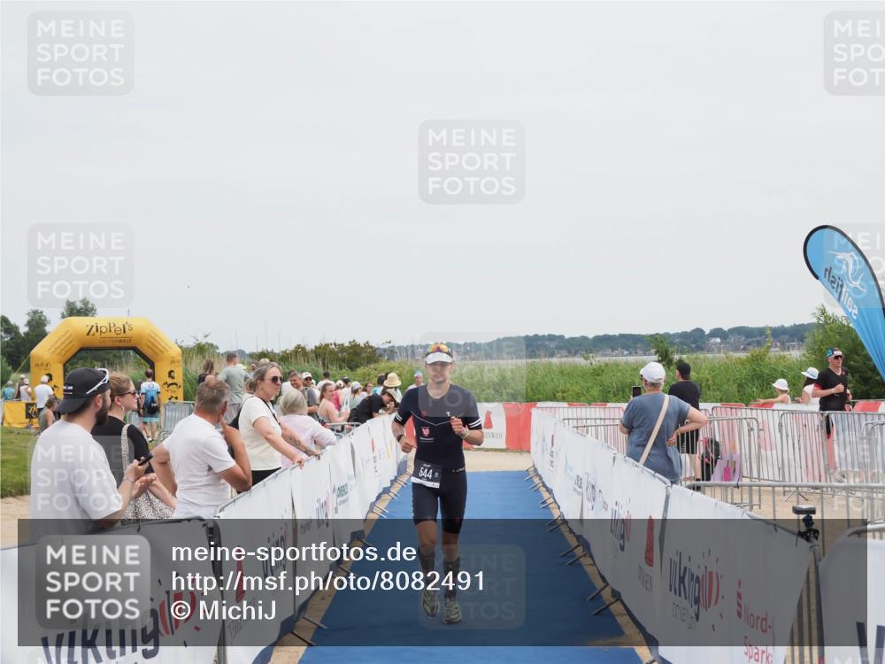22.06.2025 - Viking Triathlon MichiJ http://msf.ph/oto/8082491 22.06.2025 14:33:06 Ziel 544 meine-sportfotos.de