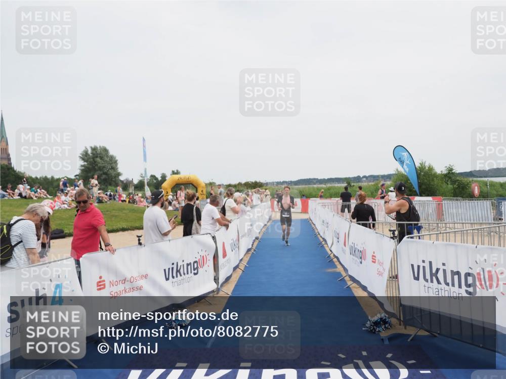 22.06.2025 - Viking Triathlon MichiJ http://msf.ph/oto/8082775 22.06.2025 14:33:44 Ziel 152, 189 meine-sportfotos.de