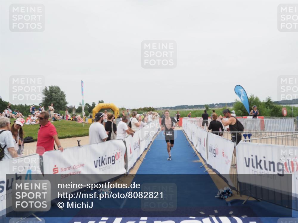 22.06.2025 - Viking Triathlon MichiJ http://msf.ph/oto/8082821 22.06.2025 14:33:44 Ziel 152, 189 meine-sportfotos.de