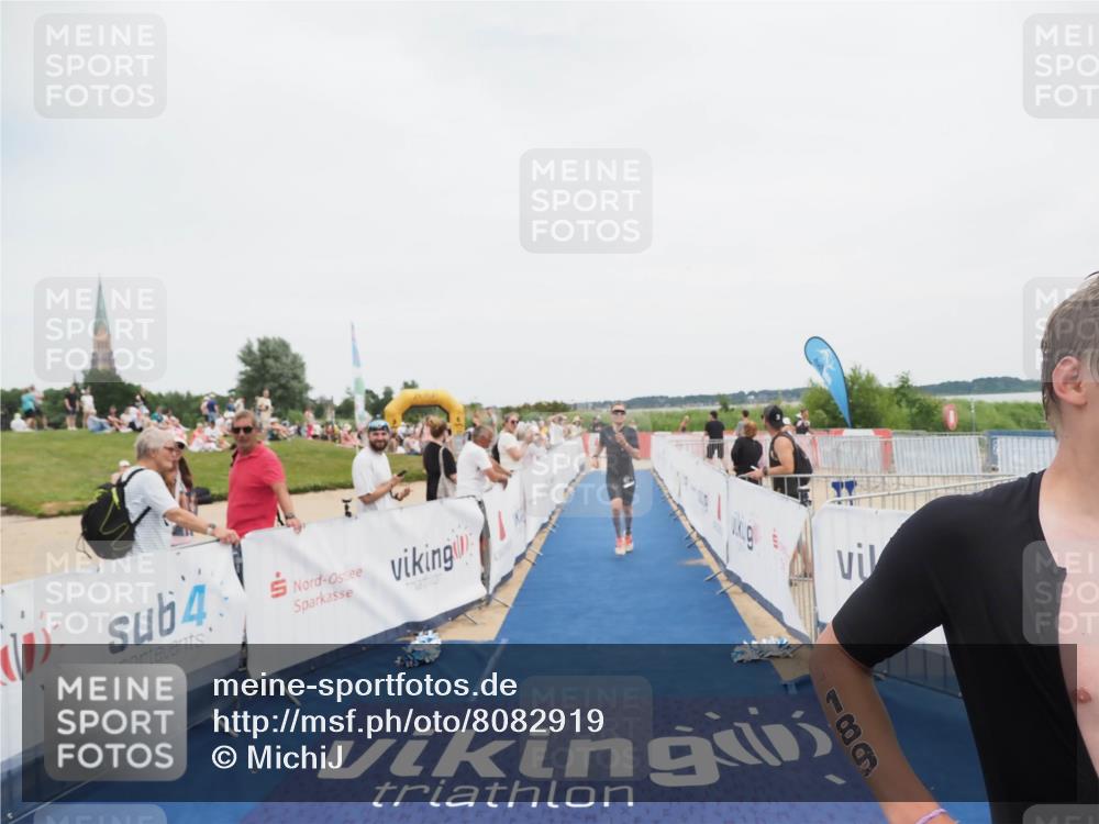 22.06.2025 - Viking Triathlon MichiJ http://msf.ph/oto/8082919 22.06.2025 14:33:47 Ziel 152, 189 meine-sportfotos.de