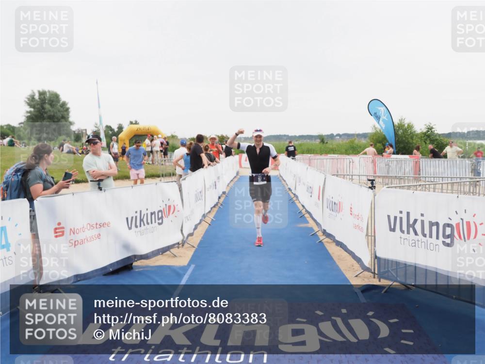 22.06.2025 - Viking Triathlon MichiJ http://msf.ph/oto/8083383 22.06.2025 16:10:00 Ziel 97 meine-sportfotos.de
