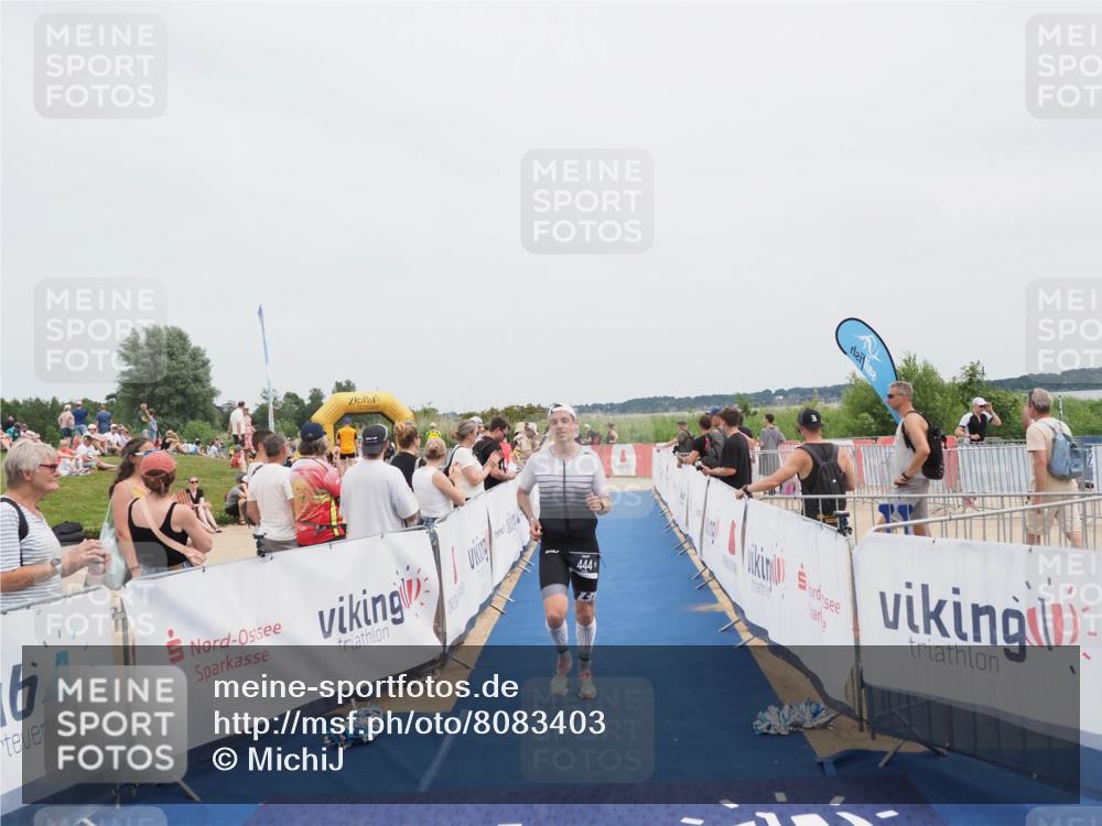 22.06.2025 - Viking Triathlon MichiJ http://msf.ph/oto/8083403 22.06.2025 14:40:43 Ziel 444 meine-sportfotos.de