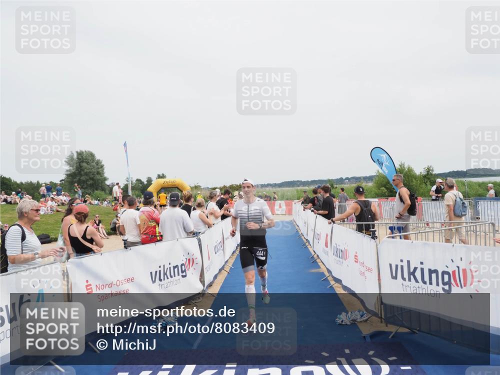 22.06.2025 - Viking Triathlon MichiJ http://msf.ph/oto/8083409 22.06.2025 14:40:43 Ziel 444 meine-sportfotos.de