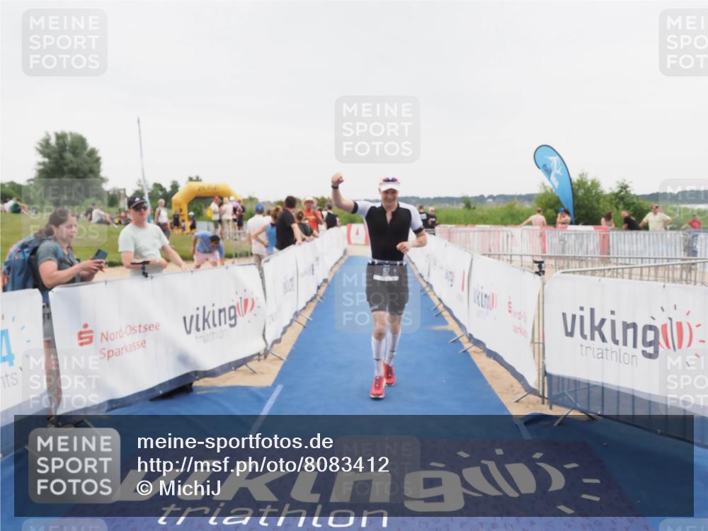 22.06.2025 - Viking Triathlon MichiJ http://msf.ph/oto/8083412 22.06.2025 16:10:00 Ziel 97 meine-sportfotos.de