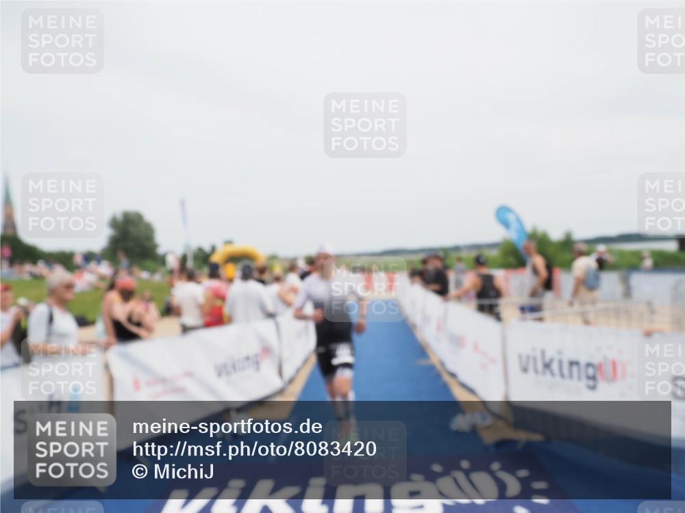 22.06.2025 - Viking Triathlon MichiJ http://msf.ph/oto/8083420 22.06.2025 14:40:43 Ziel 444 meine-sportfotos.de