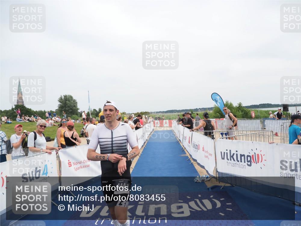 22.06.2025 - Viking Triathlon MichiJ http://msf.ph/oto/8083455 22.06.2025 14:40:44 Ziel 444 meine-sportfotos.de
