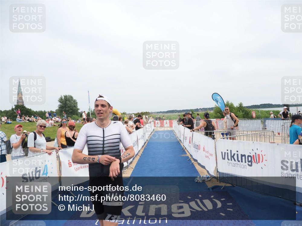 22.06.2025 - Viking Triathlon MichiJ http://msf.ph/oto/8083460 22.06.2025 14:40:44 Ziel 444 meine-sportfotos.de