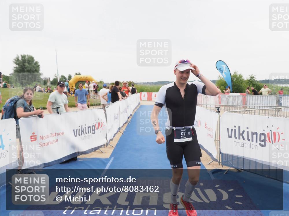 22.06.2025 - Viking Triathlon MichiJ http://msf.ph/oto/8083462 22.06.2025 16:10:02 Ziel 97 meine-sportfotos.de