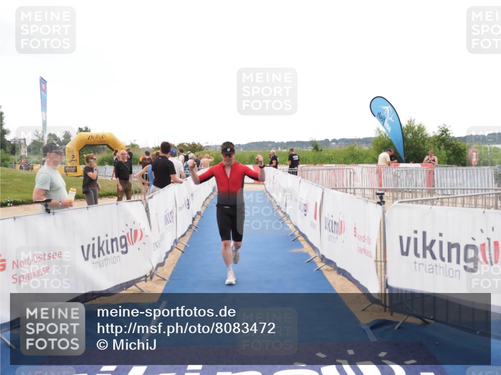 22.06.2025 - Viking Triathlon MichiJ http://msf.ph/oto/8083472 22.06.2025 16:17:12 Ziel 106 meine-sportfotos.de