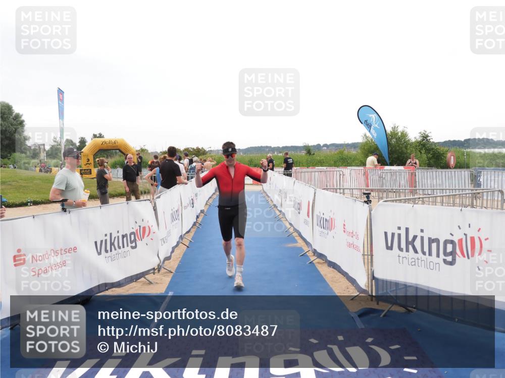 22.06.2025 - Viking Triathlon MichiJ http://msf.ph/oto/8083487 22.06.2025 16:17:12 Ziel 106 meine-sportfotos.de